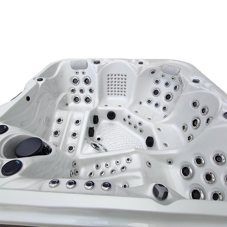 Dārza džakuzi vanna SPA560 220x220 cm - greznība un pilnīga atpūta jūsu dārzā