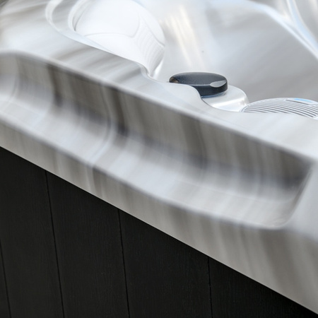 Trädgårdsjacuzzi badkar SPA531 200x200 cm – komfort och avkoppling i din trädgård