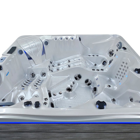 Garden Jacuzzi SPA746 Hot Tub 230x230 cm – Luxurious Relaxation Zone