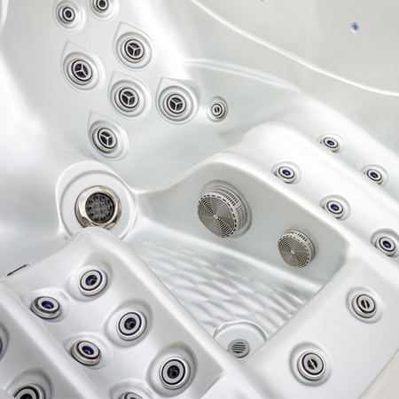 Garden Jacuzzi SPA530 210x170 cm - kompaktne mullivann aeda ja terrassile