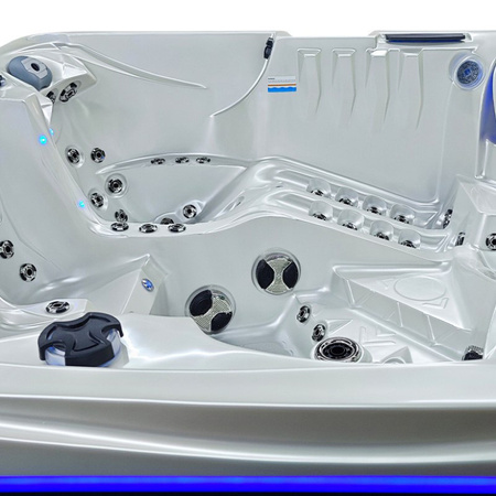 Garden Jacuzzi SPA746 Hot Tub 230x230 cm – Luxurious Relaxation Zone