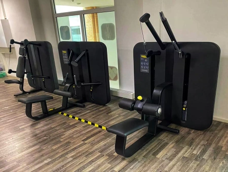 TECHNOGYM KINESIS Машина для обробки спини (низька тягова станція) Б/в / відремонтована - Ідеальний стан