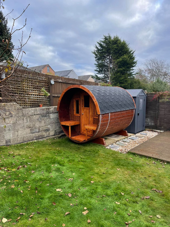 Zahradní sauna Barrel 250 4místná / Elektrická kamna Harvia Harvia nebo Harvia na dřevo / Vysoce kvalitní skandinávský smrk (Thermwood) | Wellness | Relaxace | Lázně | Relaxace | Přírodní dřevo | Připraveno k instalaci