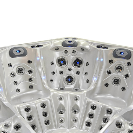 Garden Jacuzzi SPA748 F24 230x230 cm - relaxare spațioasă în spa-ul dvs. de acasă