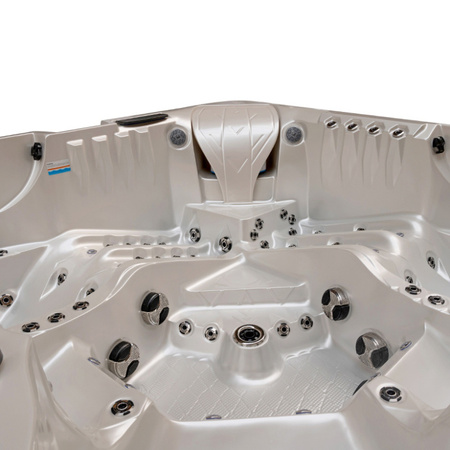 Garden Jacuzzi SPA746 Hot Tub 230x230 cm – Luxurious Relaxation Zone