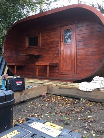 Sauna externa clássica oval para 5 pessoas / Fogão elétrico ou a lenha Harvia / Abeto escandinavo tratado termicamente de alta qualidade