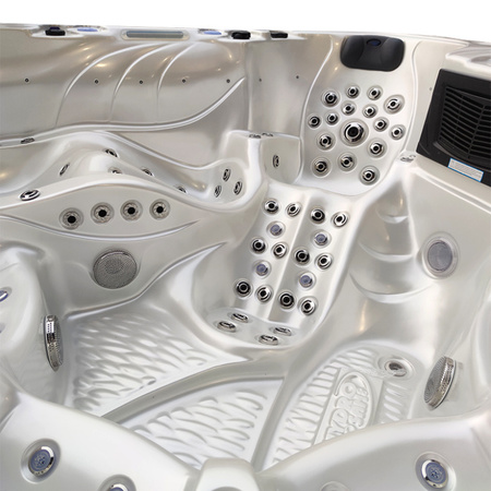 Trädgårdsjacuzzi SPA703A 230x230 cm – ett lyxigt SPA-badkar med hydromassage 