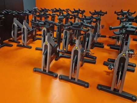 Bicicleta de spinning TECHNOGYM Group Cycle Ride Usada/Reacondicionada - Perfecto estado