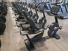 TECHNOGYM Excite 1000 LED легнал велосипед Използван/възстановен - перфектно състояние