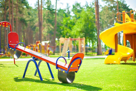 Pequeño balancín ТЕ201 – un balancín compacto para niños ⚖️?