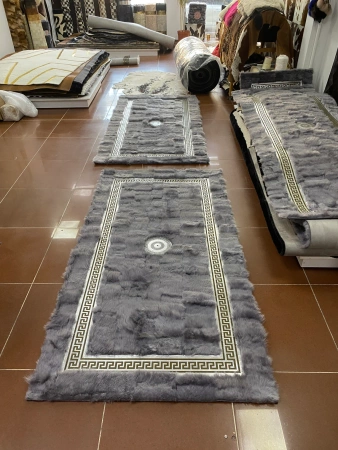 Tapete de luxo em pele de ovelha natural - um elegante tapete de estilo VERSACE feito à mão
