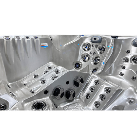 Zahradní vířivka SPA748 F24 230x230 cm - prostorná relaxace ve vašich domácích lázních