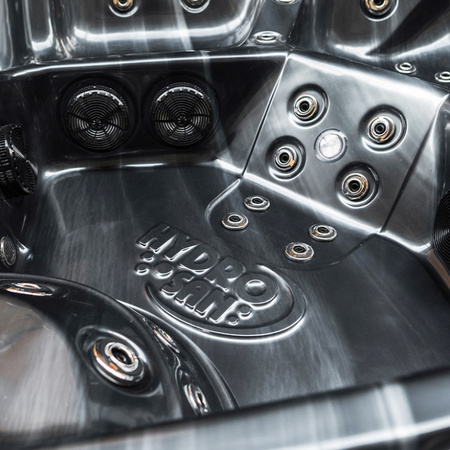 Garden Jacuzzi Hot Tub SPA743 220x220 cm – Spacious Relaxation for the Whole Family