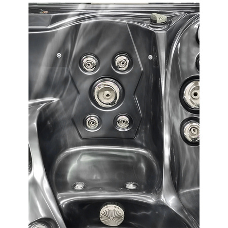 Vrtni jacuzzi SPA751 210x210 cm - razkošna sprostitev na vašem vrtu