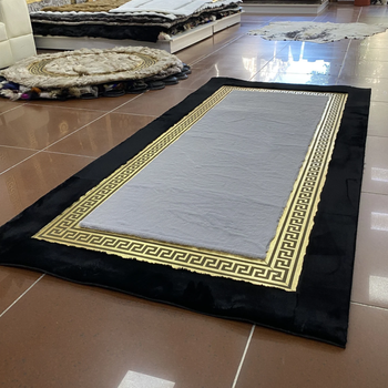 Melns un pelēks luksusa paklājs ar zelta akcentiem - ar rokām darināts no īstas aitādas, Versace stilā