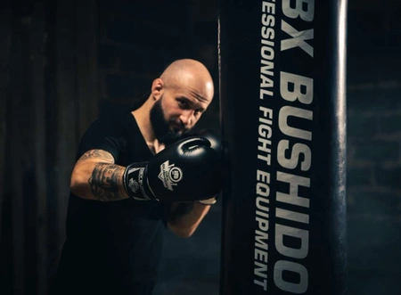 Боксови ръкавици за спаринг Черно и бяло ARB-407a