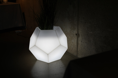 Alma White Garden Pot With Lighting