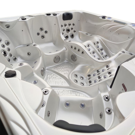 Garden Jacuzzi SPA703A 230x230 cm - luksuslik hüdromassaažiga spaa-vann