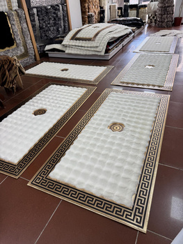 Ylellinen valkoinen VERSACE-matto - pehmeä, pehmeä, käsintehty