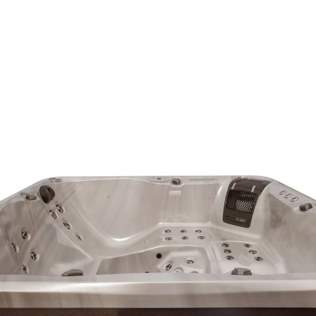 Garden Jacuzzi SPA750 200x200 cm – Comfort and Relaxation in Your Garden