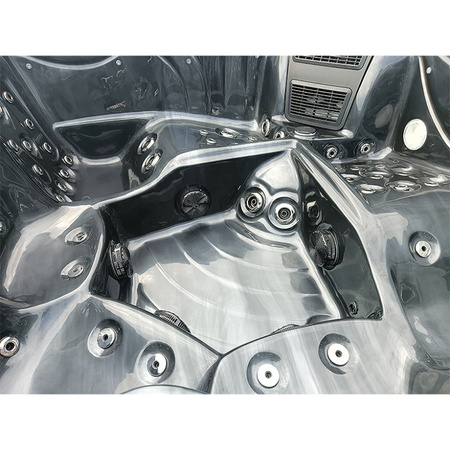 Dārza džakuzi vanna SPA561 210x210 cm - ērta atpūtas zona jūsu dārzā