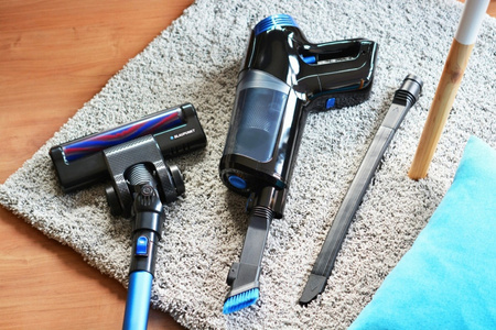 Blaupunkt VCH602BL upright vacuum cleaner – lightweight, efficient, and practical