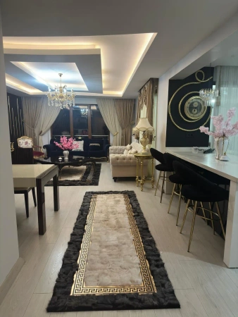 Луксозен висококачествен килим от овча кожа - стил Versace, за елегантен и класически интериор