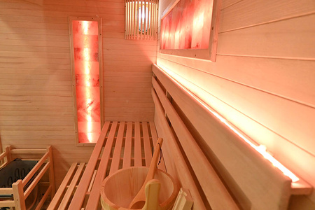 MO-TS4 LEFT Tør sauna med HARVIA 8 kW varmelegeme