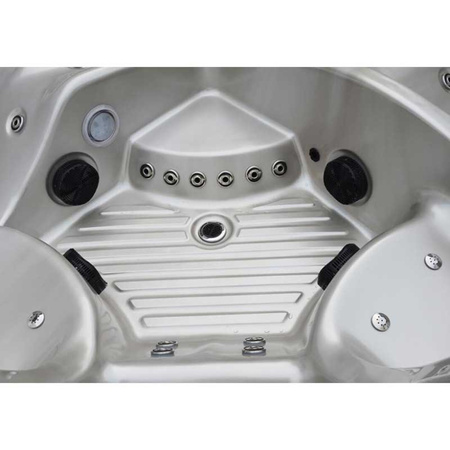 Vrtni jacuzzi SPA340 Cappuccino s oblogom od prirodnog drva 220x220 cm – elegancija i opuštanje na otvorenom