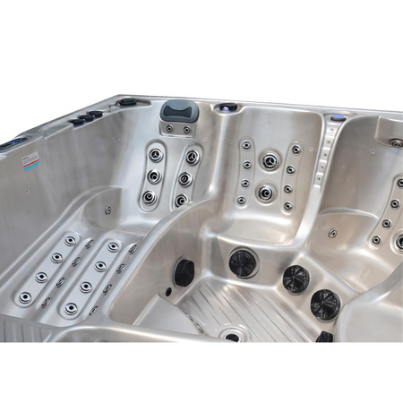 Υπαίθριο τζακούζι SPA340ECO Καπουτσίνο 220x220 cm – μια οικολογική μπανιέρα SPA με γκρι περίβλημα σε εμφάνιση ξύλου