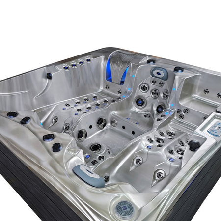 Utomhusjacuzzi SPA747 F27 210x210 cm – komfort och elegans