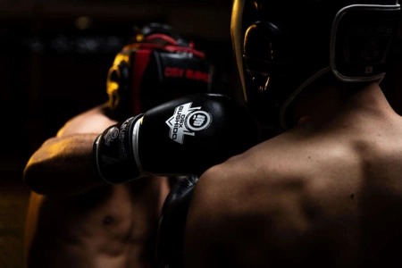 Боксови ръкавици за спаринг Черно и бяло ARB-407a