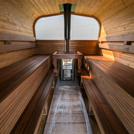 Moderna sauna de jardín CUBE MINI PLUS – exterior con función de relajación