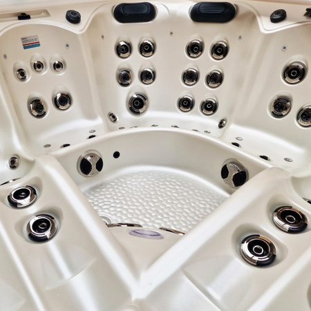 Outdoor Jacuzzi SPA346 White Pearl with grey casing 230x230 cm – luxury and relaxation in your garden