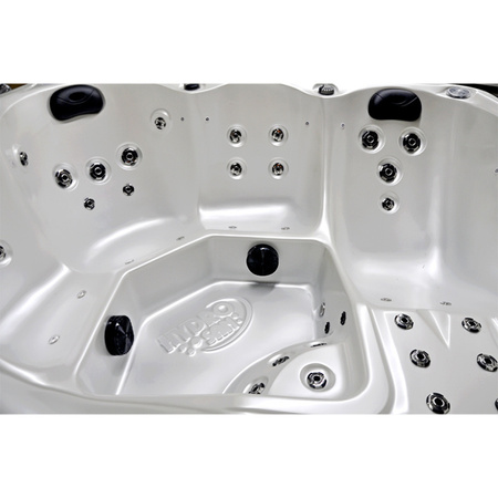 Udendørs jacuzzi SPA750 200x200 cm – komfort og afslapning i din have