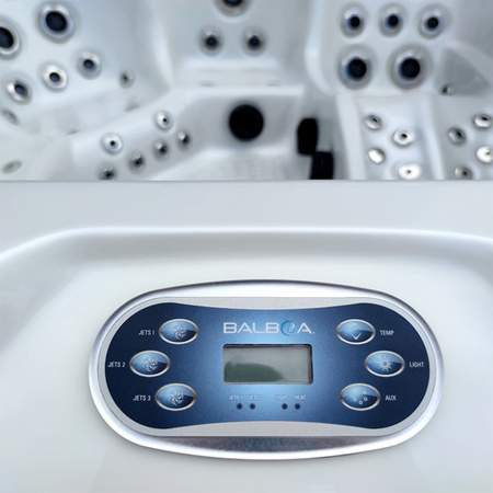 Dārza džakuzi vanna SPA560 220x220 cm - greznība un pilnīga atpūta jūsu dārzā