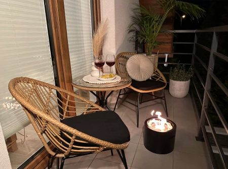 Biokominek wolnostojący Moon Mini czarny mat – nowoczesny, bezdymny kominek do salonu