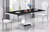 Stół jadalniany wykonany ze stali chromowanej i hartowanego szkła w jednolicie czarnym kolorze