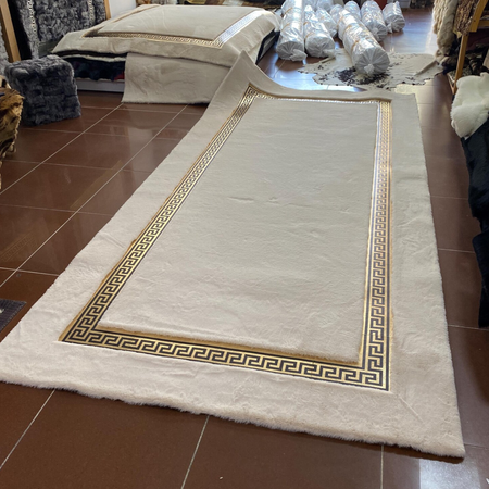 Crème Luxe Pluche Vloerkleed Versace Stijl - Handgemaakt in Echt Schapenvacht, Elegant en Zacht voor Woonkamer en Slaapkamer