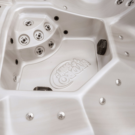 Udendørs jacuzzi SPA750 200x200 cm – komfort og afslapning i din have