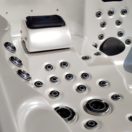 Garden Jacuzzi SPA403 230x230 cm - eksklusiivne spaa-vann 4 inimesele