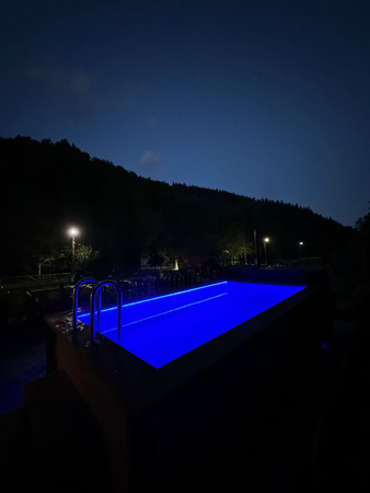 Basen Drewniany z wkładem polipropylenowym 580x240 cm – nowoczesny i trwały basen ogrodowy