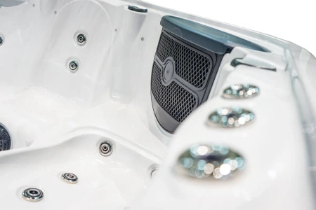 5 hengen kylpyporeallas, jossa on alhainen energiankulutus - ekologinen kylpytynnyri