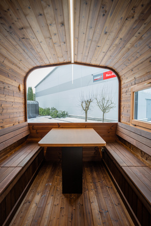 Luksuzna moderna vanjska sauna kocka Premium Plus za vrt s panoramskim pogledom tijekom cijele godine