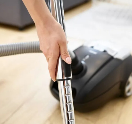 Bagged Vacuum Cleaner MPM MOD-54 – 850 W, HEPA 13 filter, reusable 3.5 l bag, 5 attachments, 7 m operating range