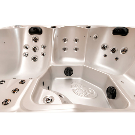 Vrtni jacuzzi SPA750 200x200 cm - udobje in sprostitev na vašem vrtu