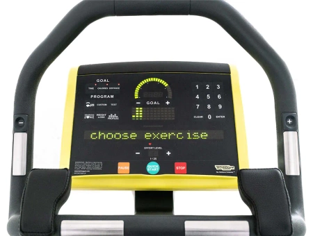 TECHNOGYM New Excite 700 LED pokončno kolo Rabljeno/registrirano - Odlično stanje