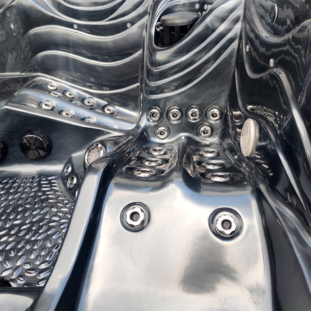 Dārza džakuzi vanna SPA560 220x220 cm - greznība un pilnīga atpūta jūsu dārzā