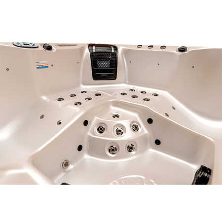 Garden Jacuzzi SPA750 200x200 cm – Comfort and Relaxation in Your Garden