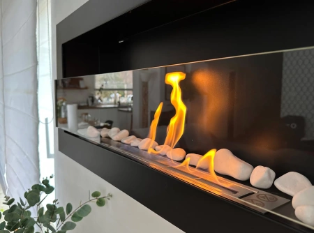 Závěsný biokrb 900x400 se sklem - strukturální černý, moderní bezkouřový krb